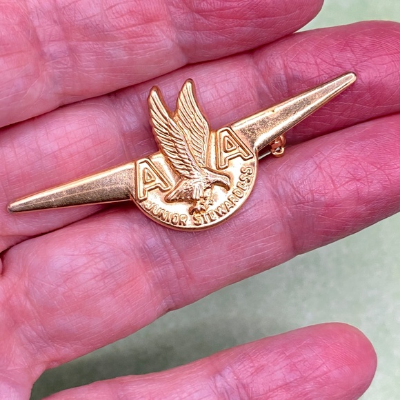 AMERICAN AIRLINES AA Junior Stewardess Gold Tone Pin Vintage 1960-1970 Lot of 3 - Picture 4 of 6